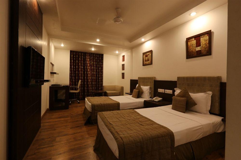 Hotel Le Roi Near New Delhi Railway Station Ngoại thất bức ảnh
