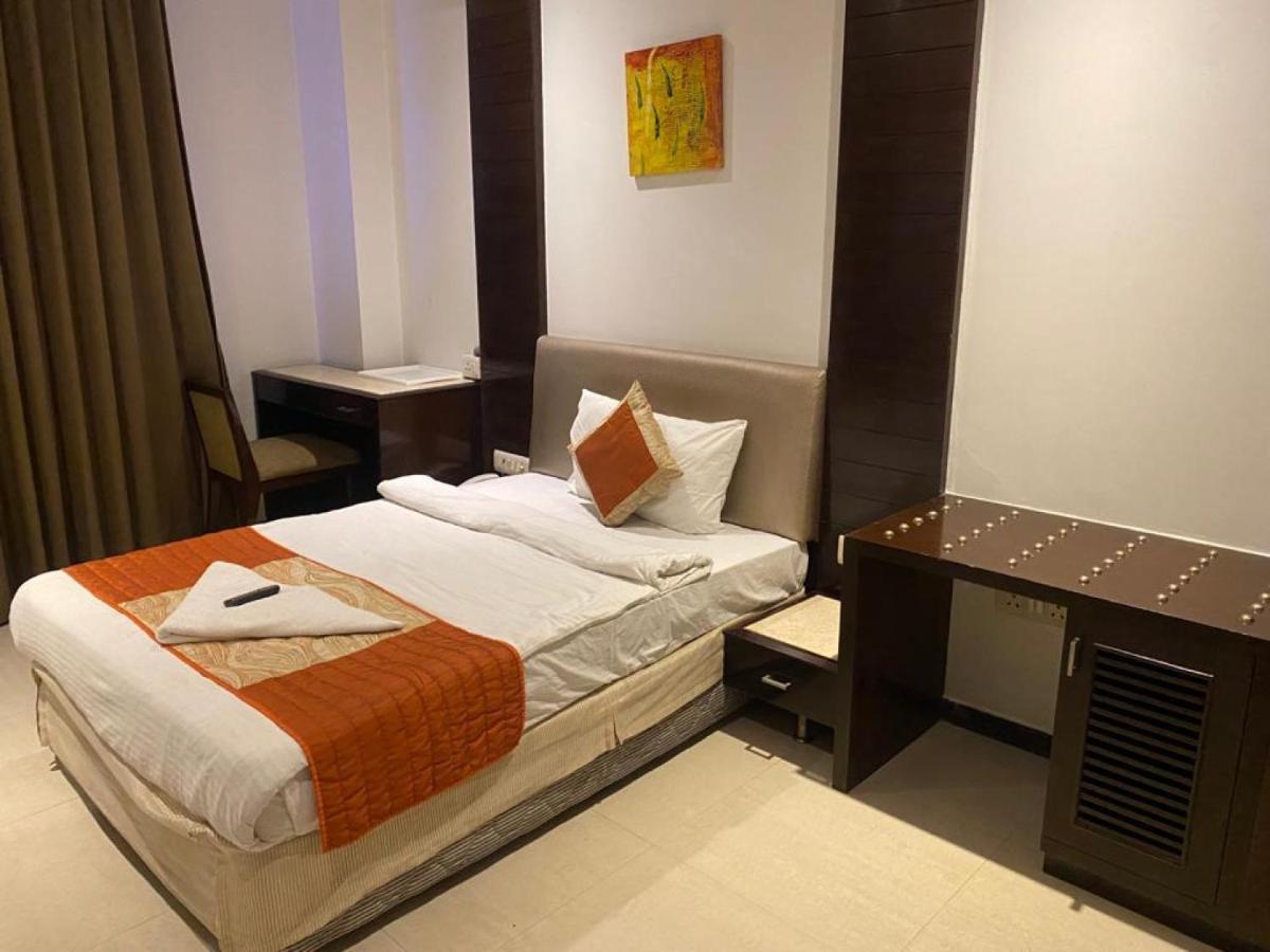 Hotel Le Roi Near New Delhi Railway Station Ngoại thất bức ảnh