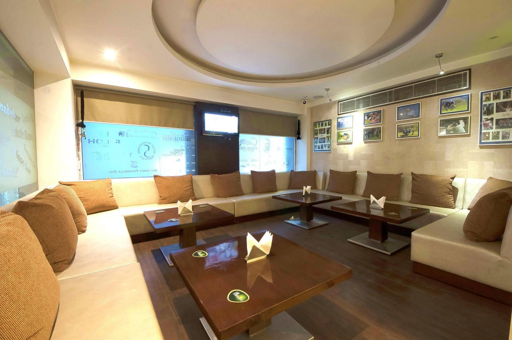 Hotel Le Roi Near New Delhi Railway Station Ngoại thất bức ảnh