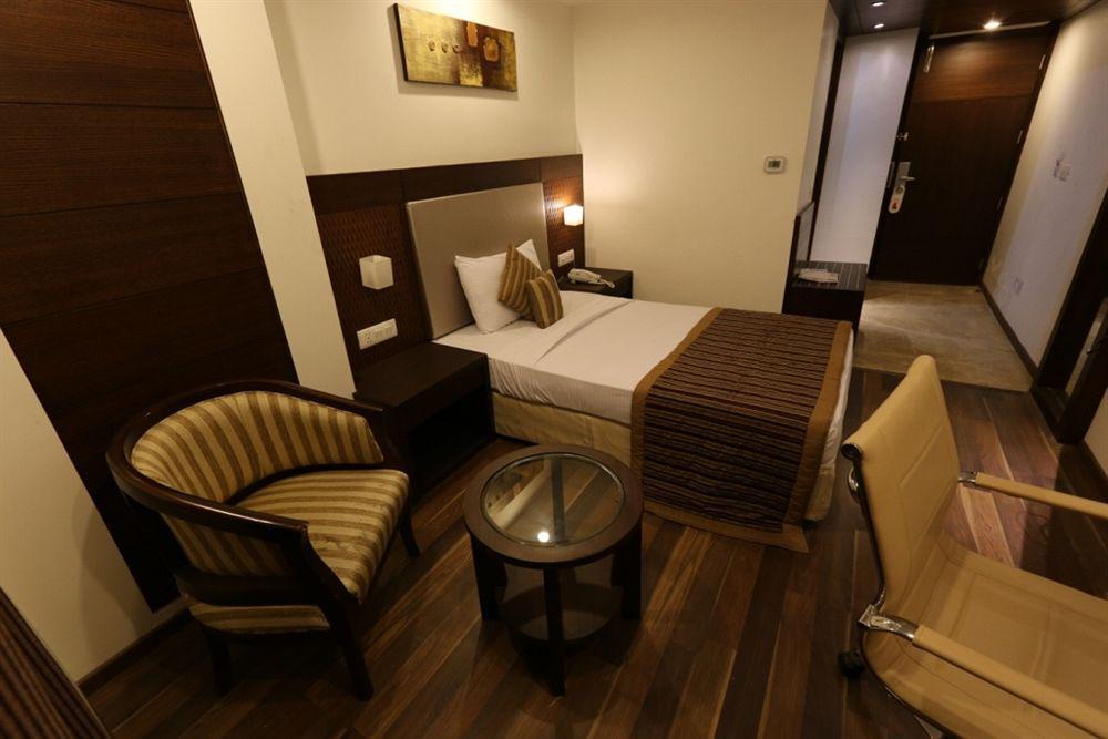 Hotel Le Roi Near New Delhi Railway Station Ngoại thất bức ảnh